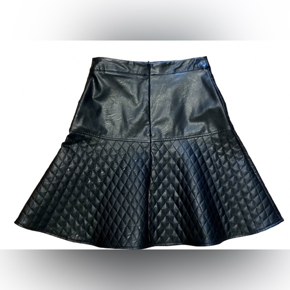 NWOT - Rinascimento, Faux leather skirt - Picture 2 of 3